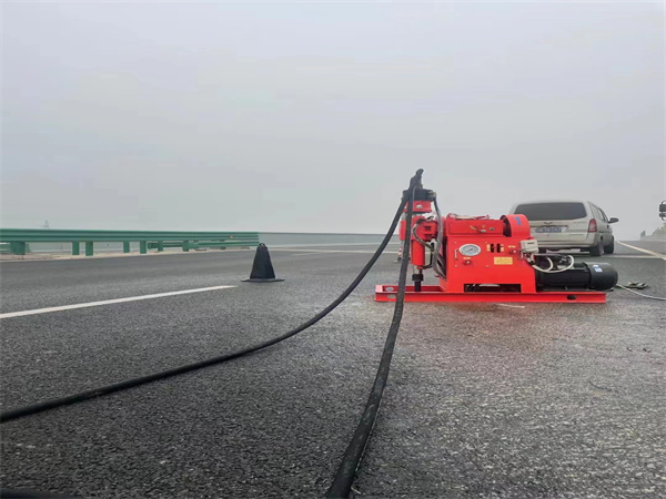 大化马路路基路面开裂下沉注浆加固灌浆